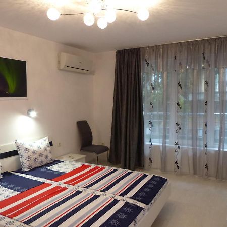 Apartament Holiday 布尔加斯 外观 照片